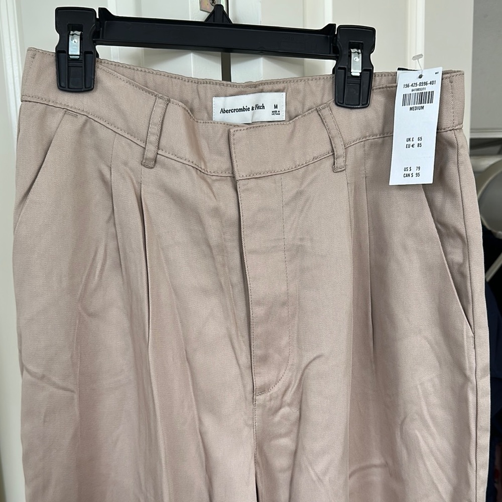Abercrombie & Fitch Tan Trousers Relaxed Fit - Picture 2 of 5